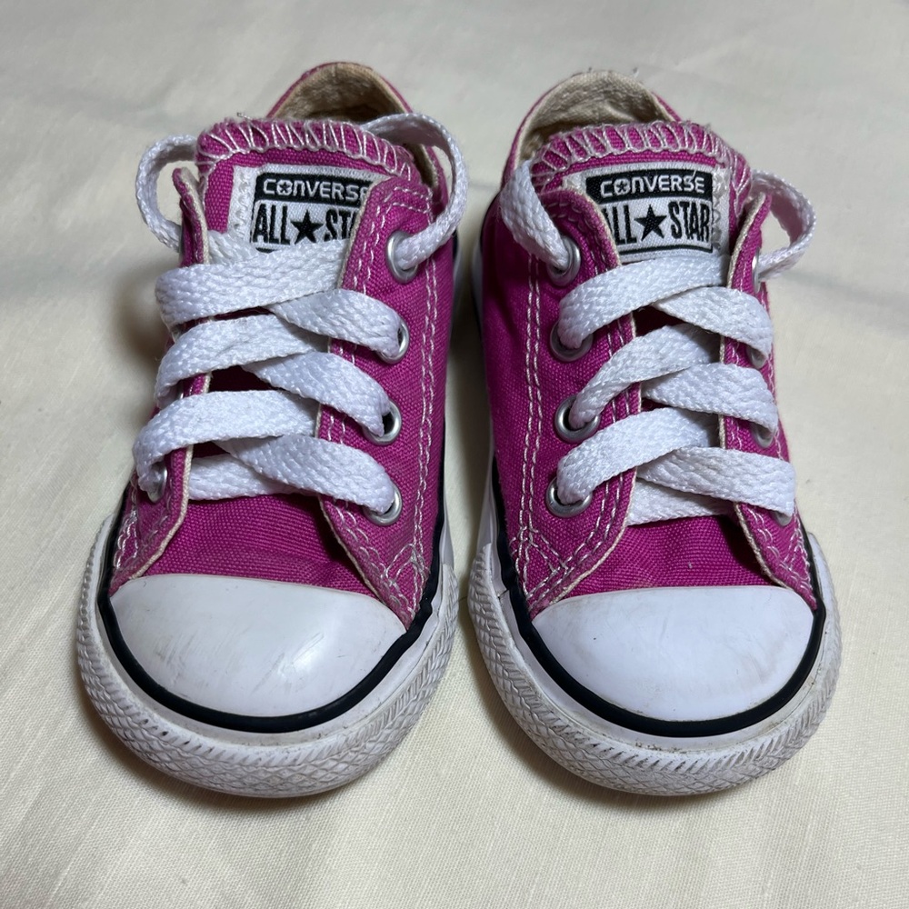 Converse All Star Kids Low Top Sneakers in Raspberry